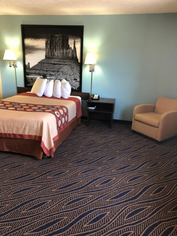 Super 8 by Wyndham Cedar City image 18