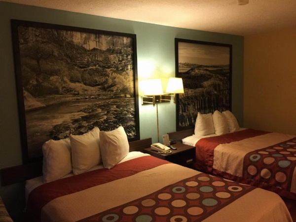 Super 8 by Wyndham Cedar City image 27