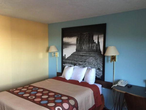 Super 8 by Wyndham Cedar City image 28